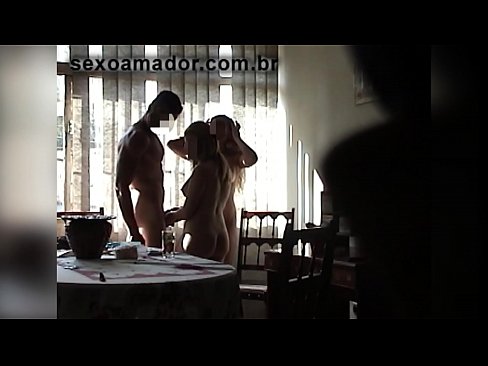 ❤️ Сэкс-сябры запрашаюць мужчыну-гіганта і ўтрох з ім ❌ Супер сэкс у нас ❌